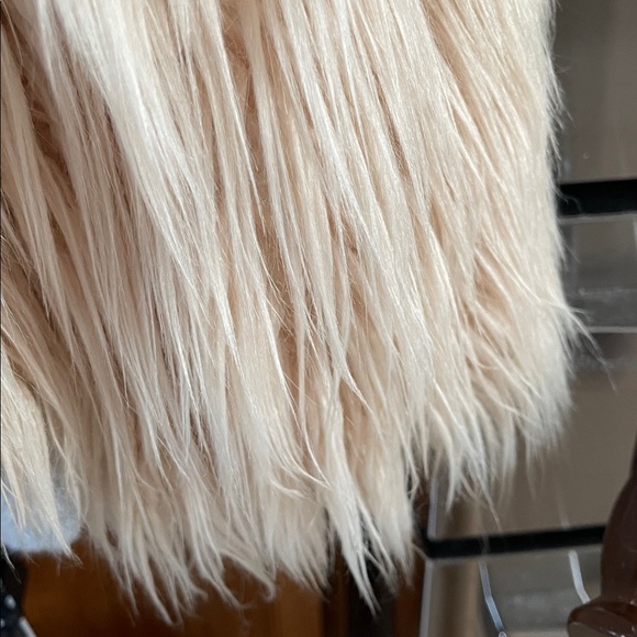 Forever 21 Cream Fur Jacket Large - Picture 5 of 5